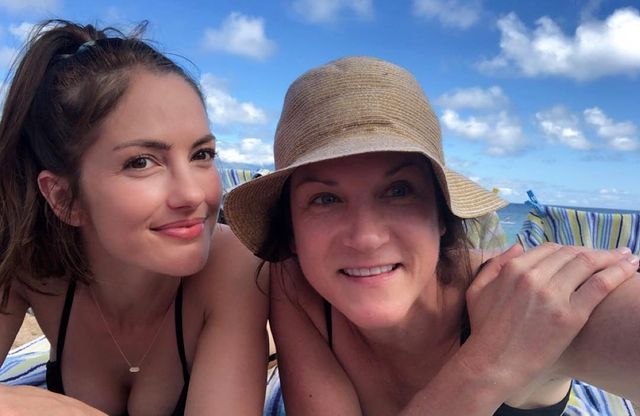 Minka Kelly enjoying the Christmas in Hawaii