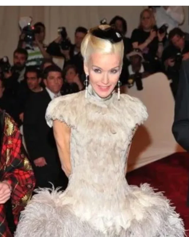 1736137271 36 Daphne Guinness Measurements bio height weight shoe and bra size.webp