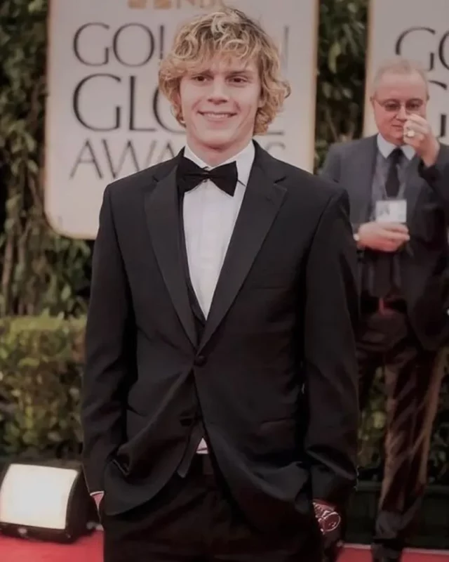 1736147452 100 Evan Peters Measurements bio height weight shoe size.webp