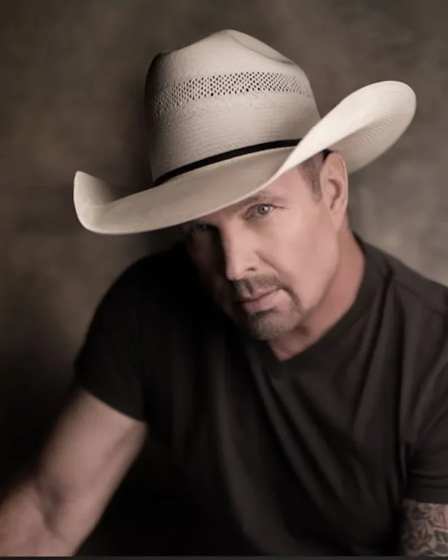 Garth Brooks Measurements bio height weight shoe size.webp